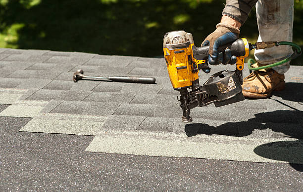 Best Roof Gutter Cleaning  in Everett, PA